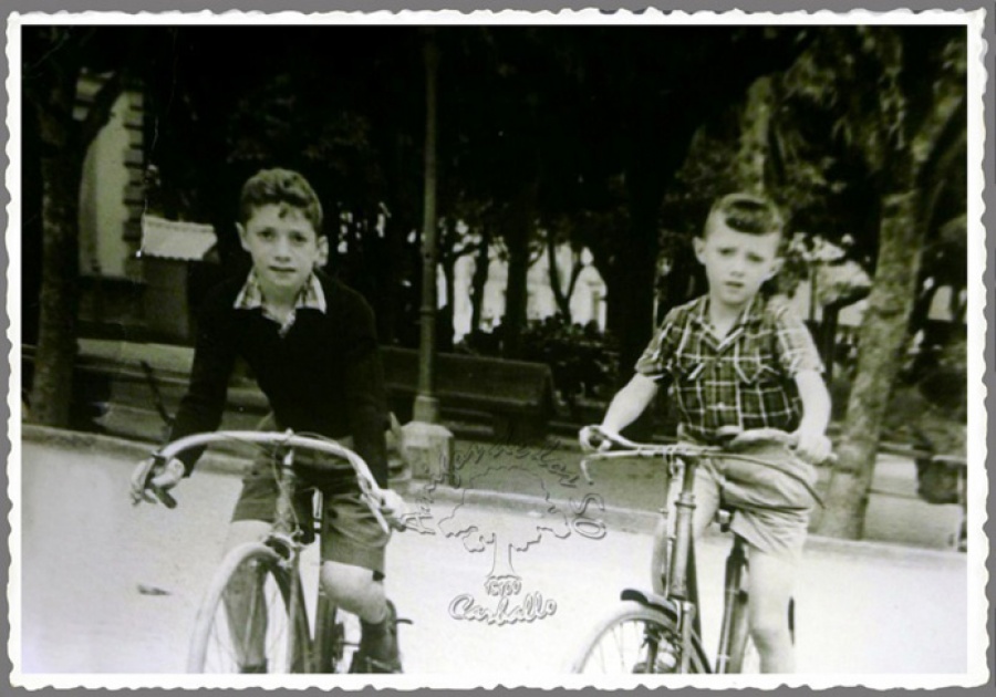 1959 - De paseo en bici